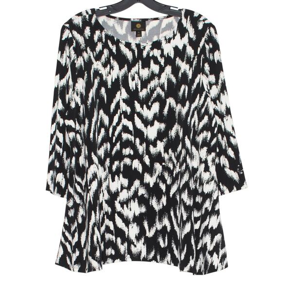NWT JM Collection Top 3/4 Sleeve Slinky Stretch Abstract Flowy Black White PL - Picture 1 of 7